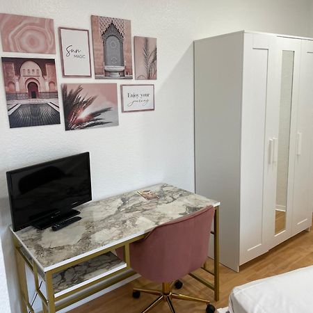 Pension An Der Hessenhalle Гисен Экстерьер фото
